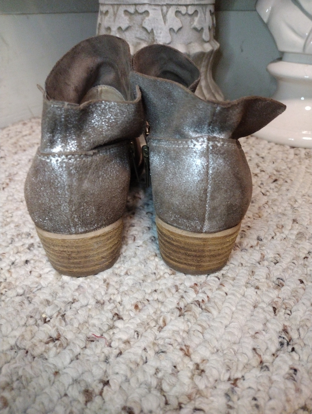 Anthropologie Seychelles Snare Boho Metallic Silver/Taupe Suede Ankle Boots - Picture 4 of 7